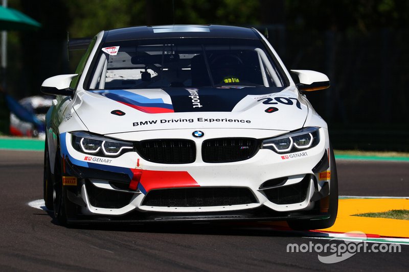 #207 BMW M4 GT4, BMW Team Italia: Fascicolo-Guerra