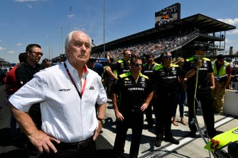 Roger Penske, Simon Pagenaud, Team Penske Chevrolet crew
