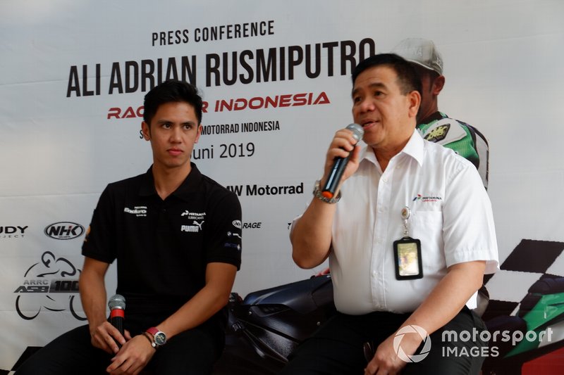Ali Adrian, ONEXOX TKKR SAG Team dan Direktur Sales & Marketing PT Pertamina Lubricants, Andria Nusa