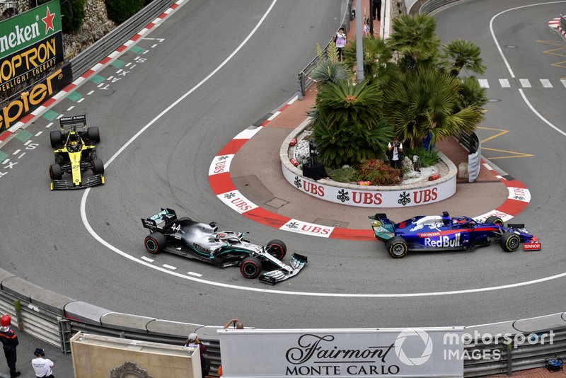 Daniil Kvyat, Toro Rosso STR14, Lewis Hamilton, Mercedes AMG F1 W10, Nico Hulkenberg, Renault R.S. 19