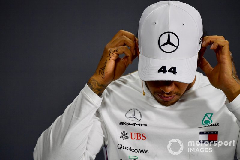 Lewis Hamilton, Mercedes AMG F1, durante la conferenza stampa post Qualifiche