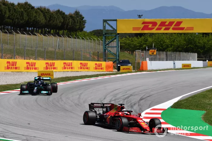 Charles Leclerc, Ferrari SF21, Lewis Hamilton, Mercedes W12