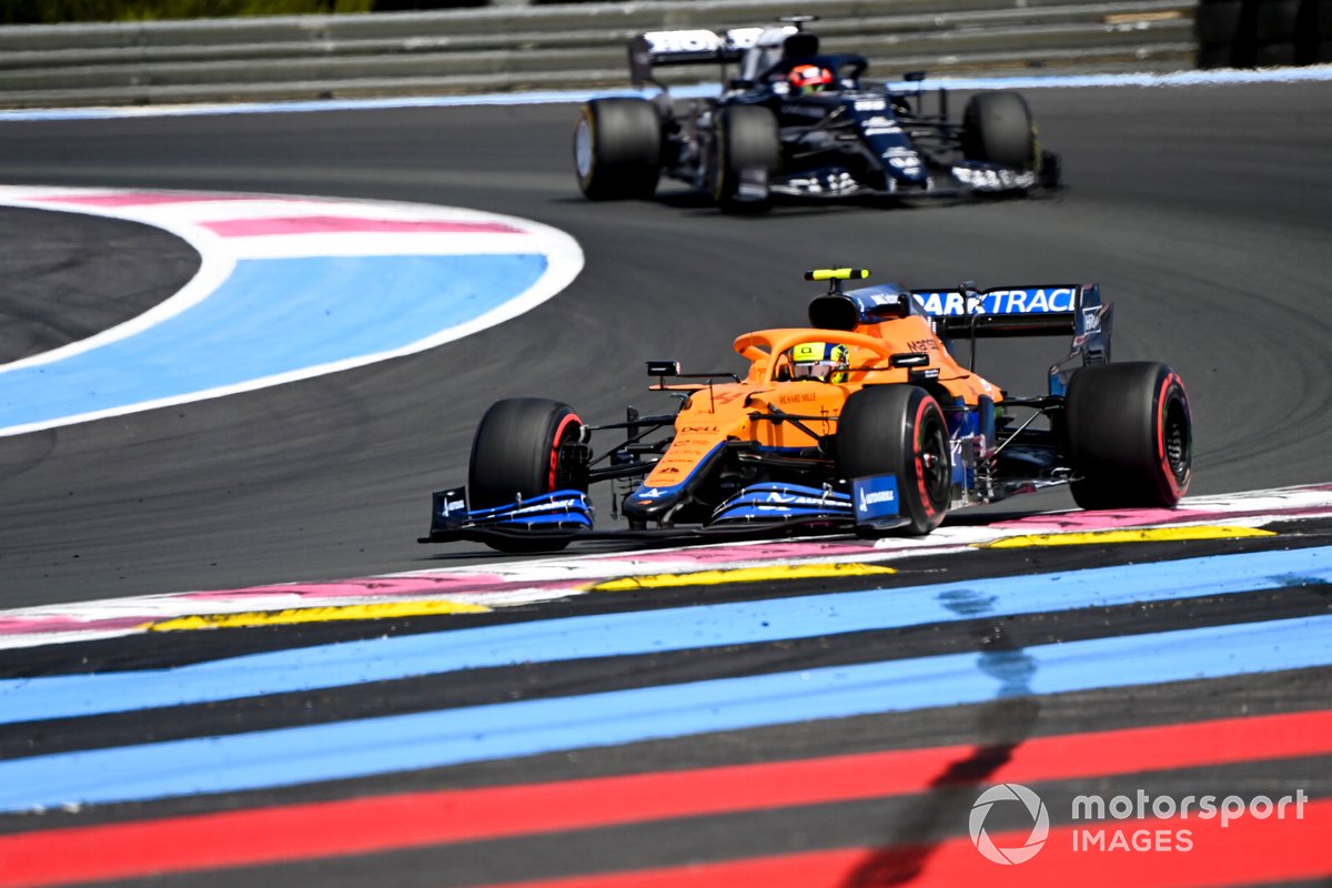 Lando Norris, McLaren MCL35M, Yuki Tsunoda, AlphaTauri AT02
