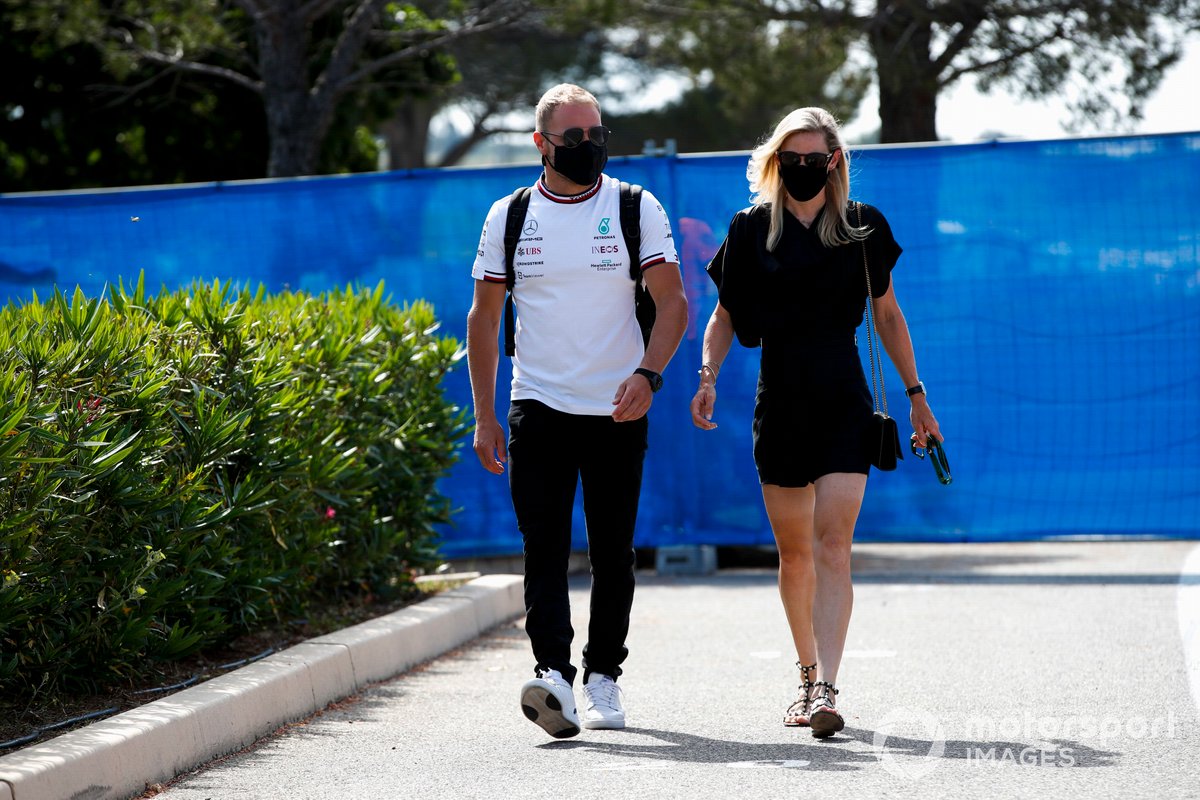 Valtteri Bottas, Mercedes y Tiffany Cromwell