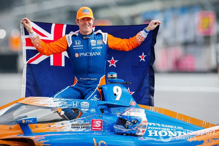 Ganador de la pole Scott Dixon, Chip Ganassi Racing Honda