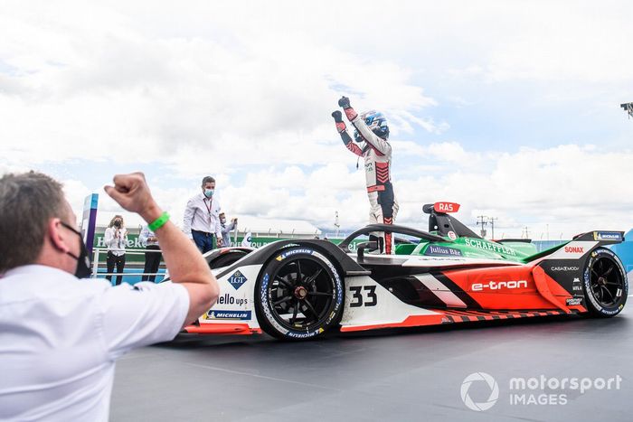 Segundo lugar Rene Rast, Audi Sport ABT Schaeffler, en Parc Ferme