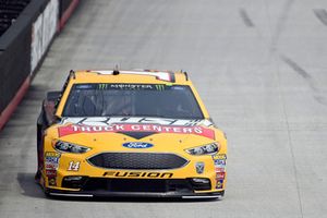 Clint Bowyer, Stewart-Haas Racing, Ford Fusion Rush Truck Centers/Cummins