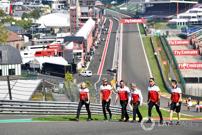 Marcus Ericsson, Sauber walks the track