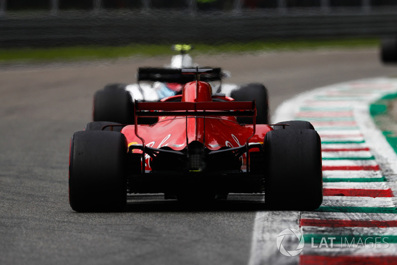 Sergey Sirotkin, Williams FW41, Sebastian Vettel, Ferrari SF71H