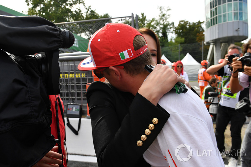 Kimi Raikkonen, Ferrari, bersama istri, Minttu Virtanen