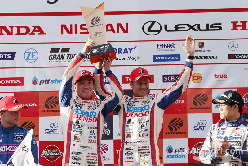 Kamui Kobayashi dan Heikki Kovalainen(#39 DENSO KOBELCO SARD LC500)