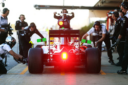 Fernando Alonso, McLaren MP4-31 oefent een pitstop