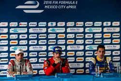 Le vainqueur Lucas di Grassi, ABT Schaeffler Audi Sport, le deuxième Jérôme d'Ambrosio, Dragon Racing, et le troisième Sébastien Buemi, Renault e.Dams pendant la conférence de presse