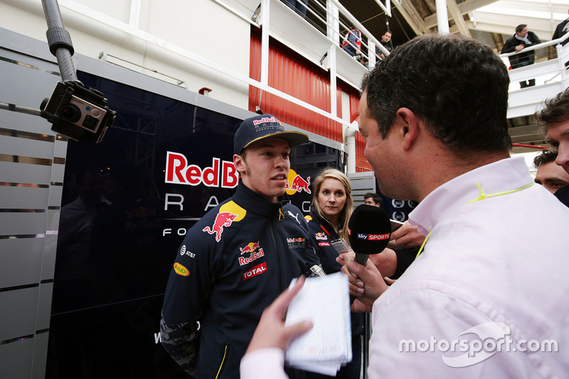 Данііл Квят, Red Bull Racing і репортер Sky Sports Pitlane Тед Кравітц