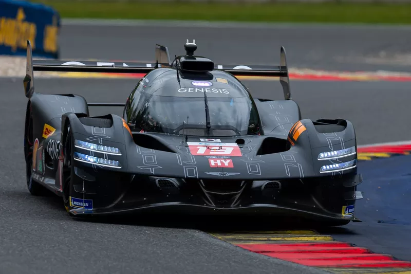 N.º 19 Genesis Magma Racing Genesis GMR-001: Mathieu Jaminet, Paul-Loup Chatin, Daniel Juncadella
