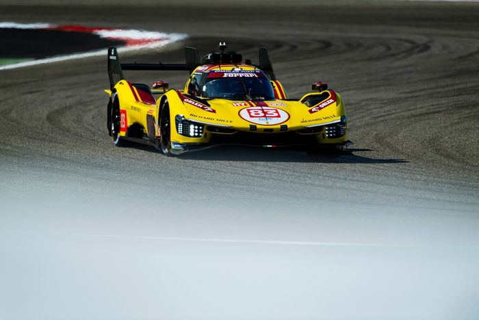 #83 AF Corse Ferrari 499P: Robert Kubica, Yifei Ye, Philip Hanson