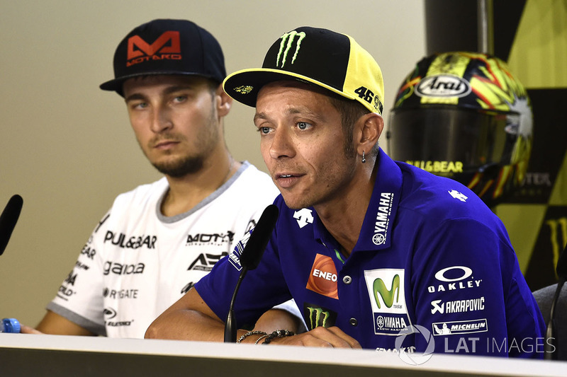 Valentino Rossi dan Karel Abraham