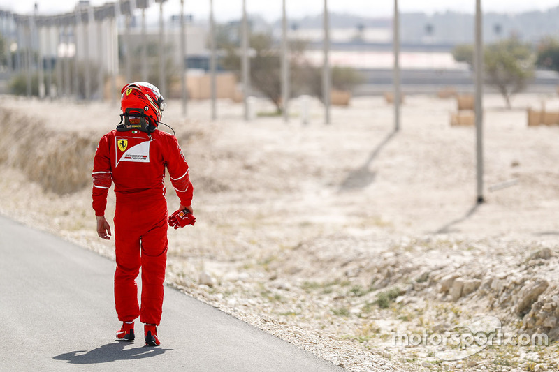 Кімі Райкконен, Ferrari, оглядається на Ferrari