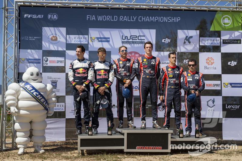 Podium: 1. Thierry Neuville, Nicolas Gilsoul, Hyundai i20 Coupe WRC, Hyundai Motorsport; 2. Sébastie