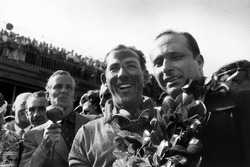 Le vainqueur Stirling Moss, Mercedes-Benz W196 ; le second Juan Manuel Fangio, Mercedes-Benz W196