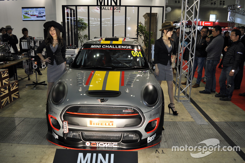 NEW MINI JCWレース専用車