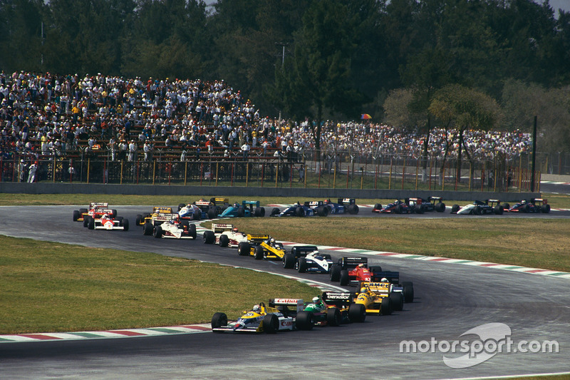 Renn-Action beim GP Mexiko 1987 in Mexico City: Nigel Mansell, Williams FW11B, führt