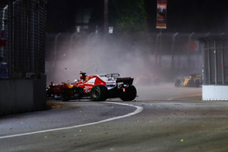 Sebastian Vettel, Ferrari SF70H goes into the wall