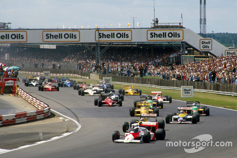 Alain Prost, McLaren MP4/3 lidera a Nelson Piquet y Nigel Mansell, Williams FW11B