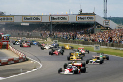 Alain Prost, McLaren MP4/3 voor Nelson Piquet en Nigel Mansell, Williams FW11B