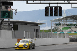 #96 TKS Porsche 911 GT3 Cup: Shinyo Sano, Takuma Aoki, Shigeto Nagashima