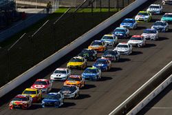 Kyle Busch, Joe Gibbs Racing Toyota, Martin Truex Jr., Furniture Row Racing Toyota