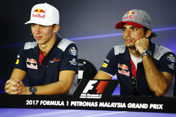 Carlos Sainz Jr., Scuderia Toro Rosso, Pierre Gasly, Scuderia Toro Rosso,, basın toplantısında