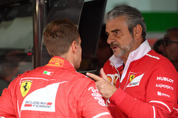 Sebastian Vettel, Ferrari et Maurizio Arrivabene, directeur de Ferrari