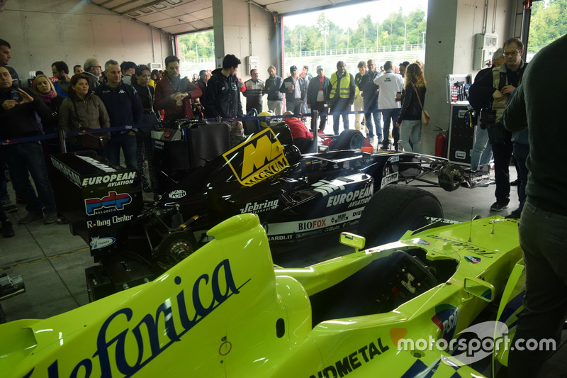 Atmosfera nei box di Imola