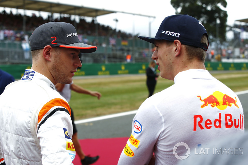 Стоффель Вандорн, McLaren, и Макс Ферстаппен, Red Bull Racing