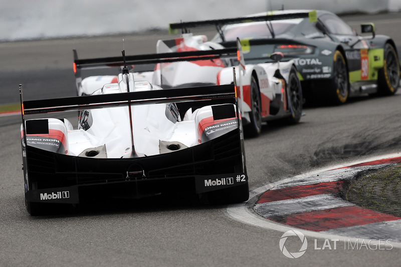 #2 Porsche Team Porsche 919 Hybrid: Timo Bernhard, Earl Bamber, Brendon Hartley