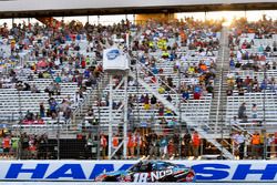 Ganador de la carrera Kyle Busch, Joe Gibbs Racing Toyota