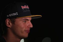 Max Verstappen, Red Bull Racing hablan con los medios