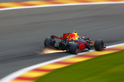 Max Verstappen, Red Bull Racing RB13, Funkenflug