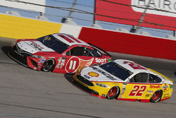 Joey Logano, Team Penske Ford, Denny Hamlin, Joe Gibbs Racing Toyota