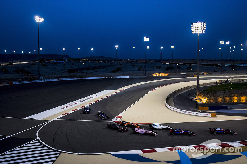 Daniil Kvyat, Scuderia Toro Rosso STR12, Carlos Sainz Jr., Scuderia Toro Rosso STR12, Lance Stroll, Williams FW40, Sergio Pérez, Force India VJM10