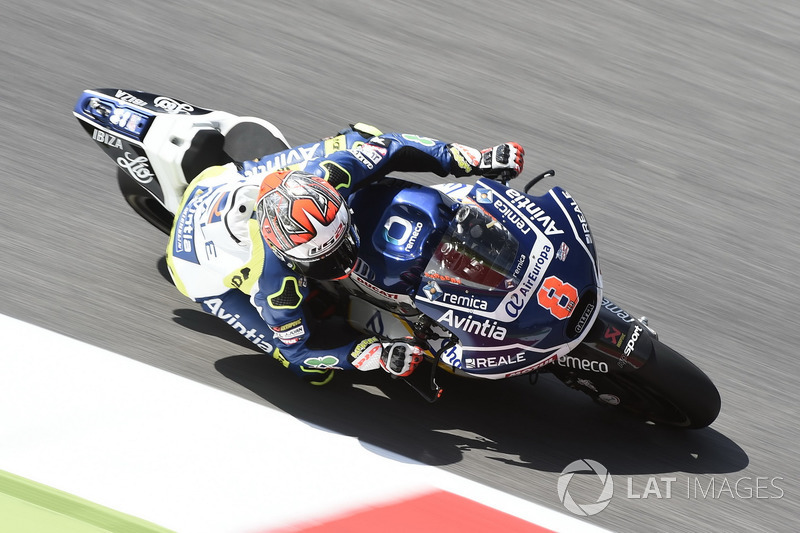 Hector Barbera mit Aufkleber an Front und Heck des Bikes