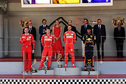 Podium: 1. Sebastian Vettel, Ferrari; 2. Kimi Räikkönen, Ferrari; 3. Daniel Ricciardo, Red Bull Racing, mit Riccardo Adami, Ferrari, Renningenieur