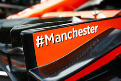 Hashtag voor Manchester op de voorvleugel van de McLaren MCL32