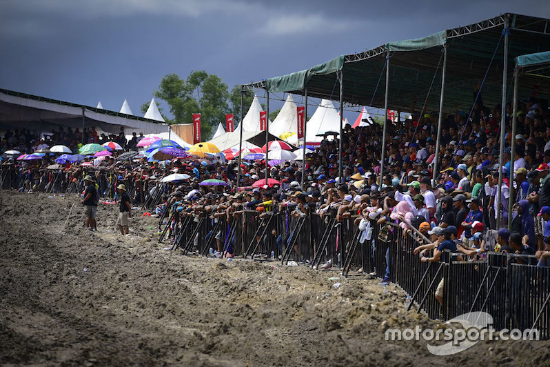 Para penonton di MXGP Indonesia 2017