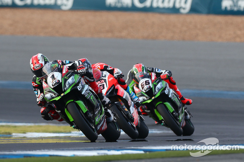 Jonathan Rea, Kawasaki Racing; Marco Melandri, Ducati Team; Tom Sykes, Kawasaki Racing