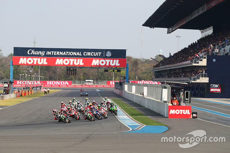 Jonathan Rea, Kawasaki Racing leads the start