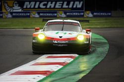 #91 Porsche Team Porsche 911 RSR: Richard Lietz, Frédéric Makowiecki