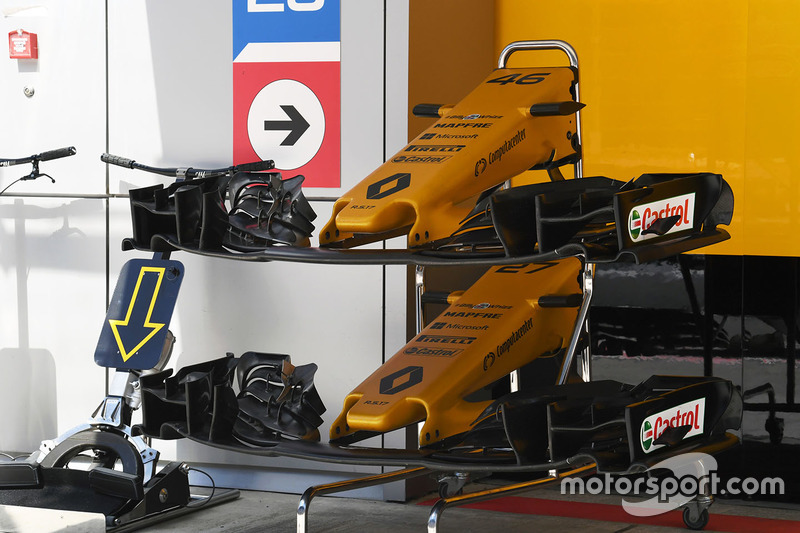 Sayap dan hidung depan mobil Renault Sport F1 Team RS17