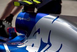 Хэштег #BillyWhizz на автомобиле Toro Rosso Карлоса Сайнса-мл.